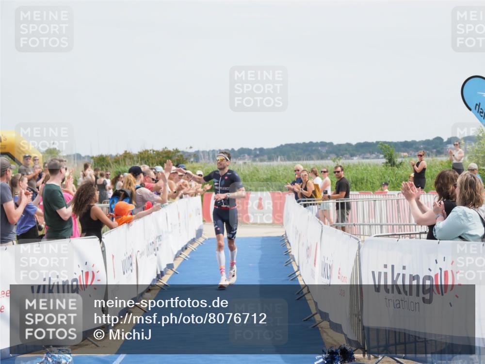 22.06.2025 - Viking Triathlon MichiJ http://msf.ph/oto/8076712 22.06.2025 14:03:23 Ziel 557 meine-sportfotos.de