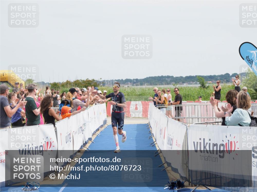 22.06.2025 - Viking Triathlon MichiJ http://msf.ph/oto/8076723 22.06.2025 14:03:23 Ziel 557 meine-sportfotos.de