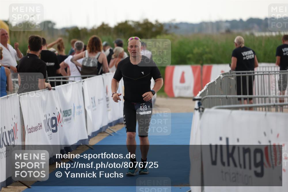 22.06.2025 - Viking Triathlon Yannick Fuchs http://msf.ph/oto/8076725 22.06.2025 16:25:22 Ziel 439 meine-sportfotos.de