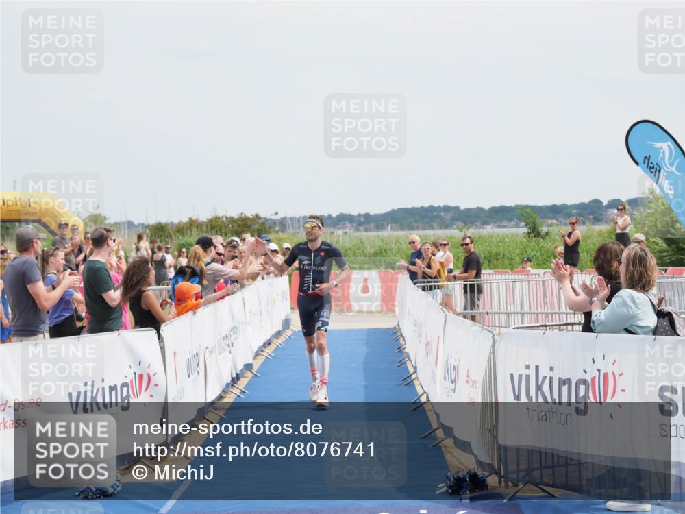 22.06.2025 - Viking Triathlon MichiJ http://msf.ph/oto/8076741 22.06.2025 14:03:23 Ziel 557 meine-sportfotos.de