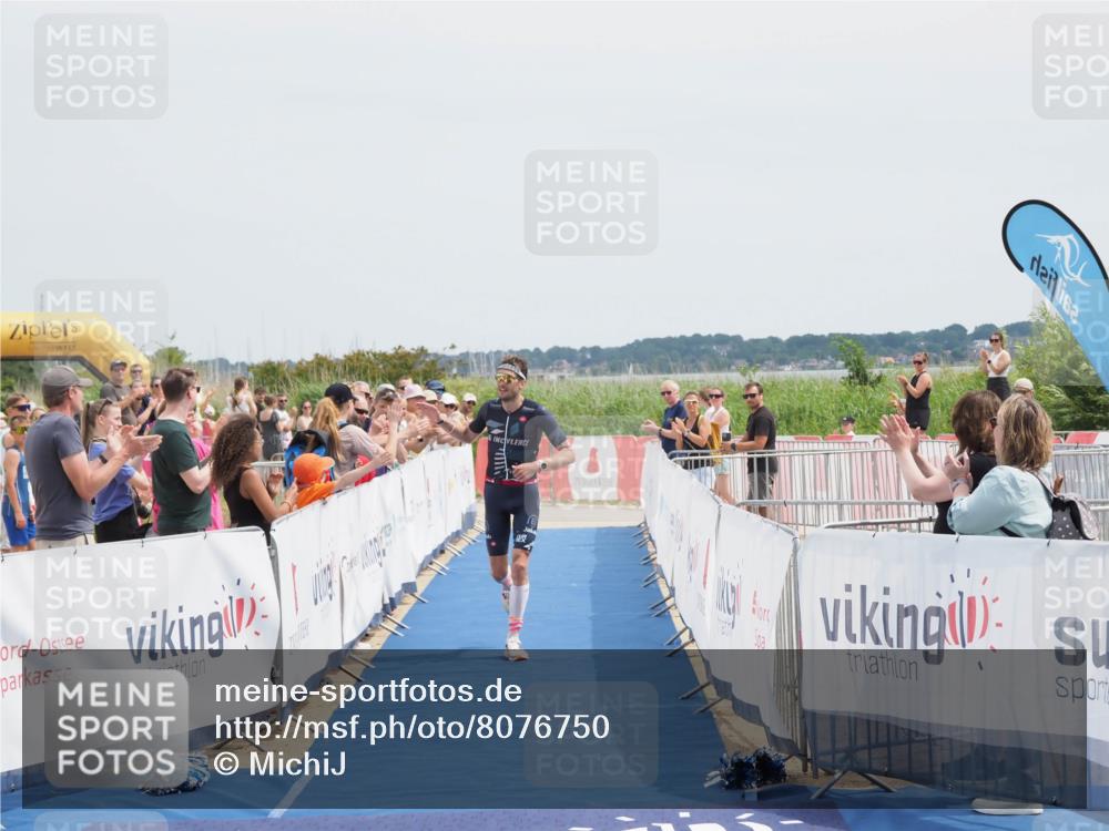 22.06.2025 - Viking Triathlon MichiJ http://msf.ph/oto/8076750 22.06.2025 14:03:23 Ziel 557 meine-sportfotos.de