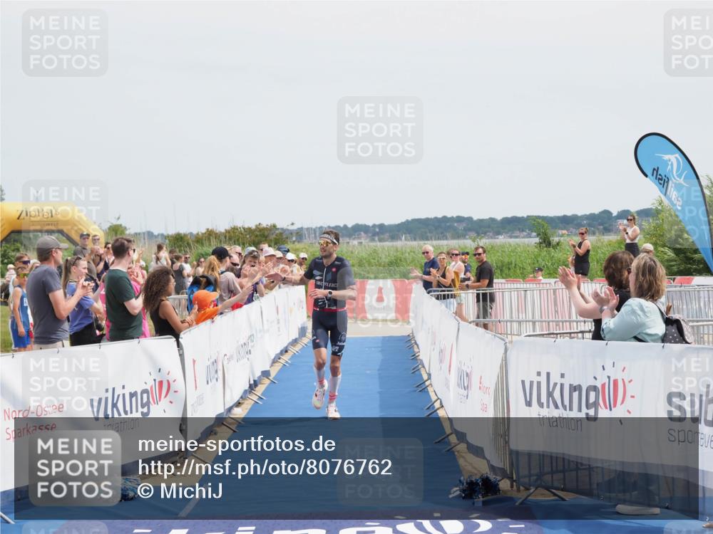 22.06.2025 - Viking Triathlon MichiJ http://msf.ph/oto/8076762 22.06.2025 14:03:23 Ziel 557 meine-sportfotos.de