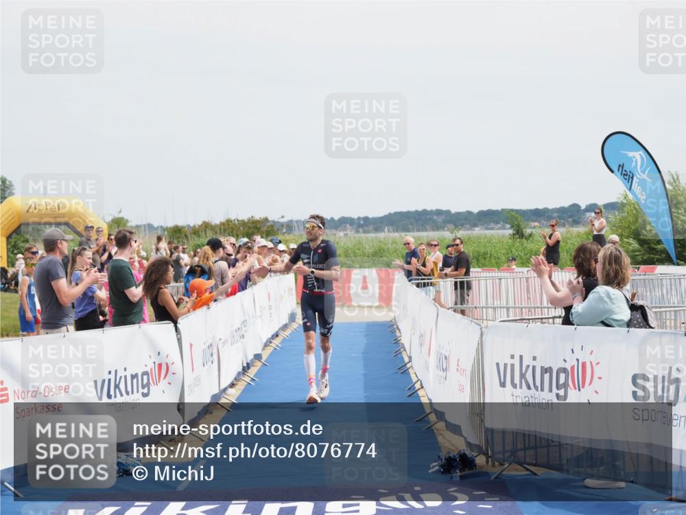 22.06.2025 - Viking Triathlon MichiJ http://msf.ph/oto/8076774 22.06.2025 14:03:23 Ziel 557 meine-sportfotos.de