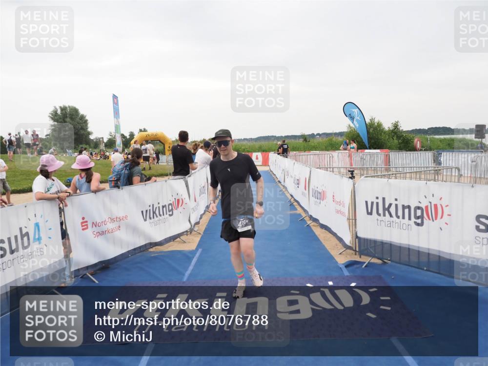 22.06.2025 - Viking Triathlon MichiJ http://msf.ph/oto/8076788 22.06.2025 16:02:28 Ziel 479 meine-sportfotos.de