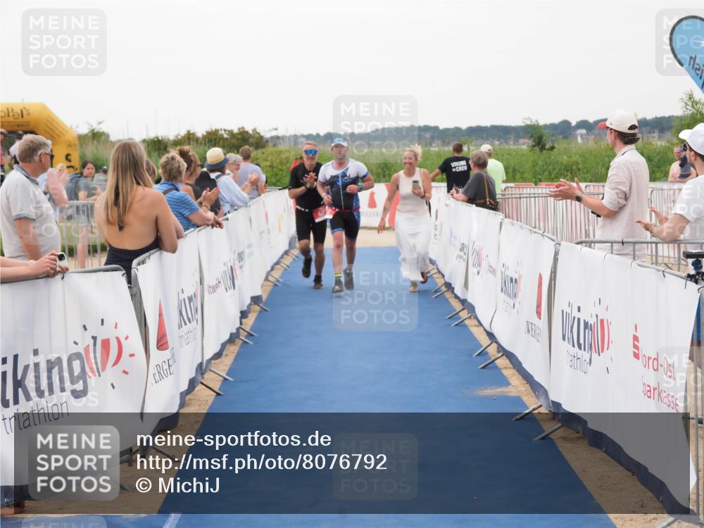 22.06.2025 - Viking Triathlon MichiJ http://msf.ph/oto/8076792 22.06.2025 15:54:42 Ziel 627 meine-sportfotos.de