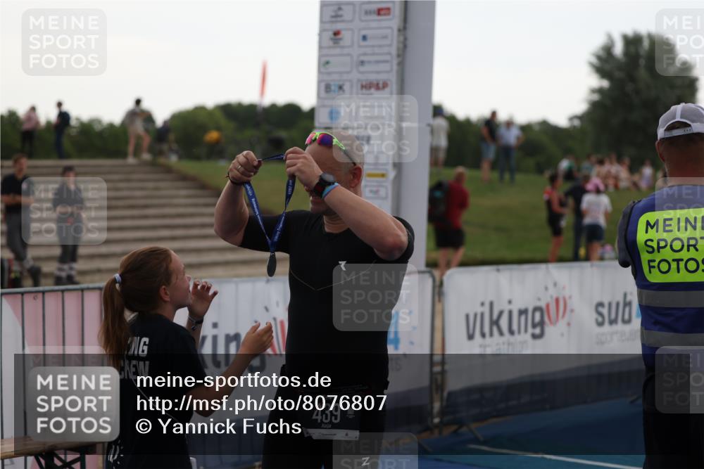 22.06.2025 - Viking Triathlon Yannick Fuchs http://msf.ph/oto/8076807 22.06.2025 16:25:33 Ziel  meine-sportfotos.de