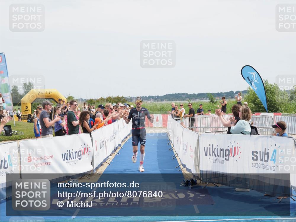 22.06.2025 - Viking Triathlon MichiJ http://msf.ph/oto/8076840 22.06.2025 14:03:24 Ziel 557 meine-sportfotos.de