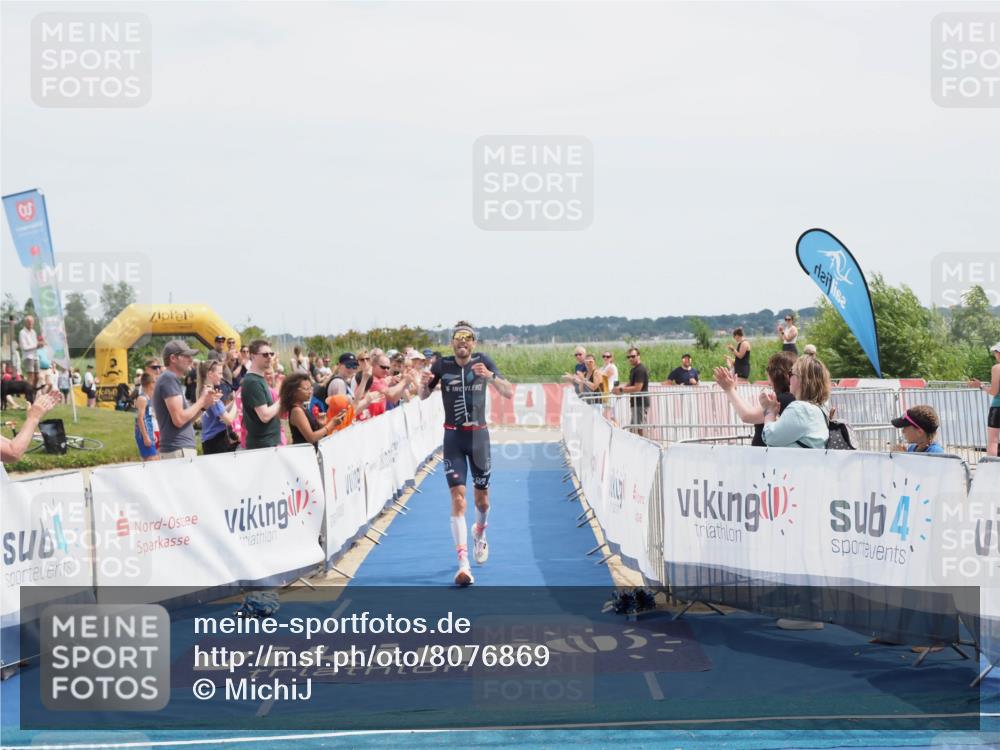 22.06.2025 - Viking Triathlon MichiJ http://msf.ph/oto/8076869 22.06.2025 14:03:24 Ziel 557 meine-sportfotos.de