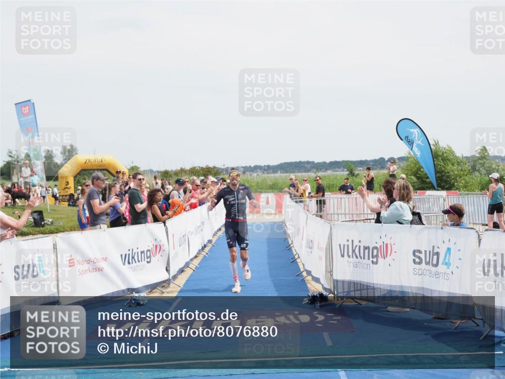 22.06.2025 - Viking Triathlon MichiJ http://msf.ph/oto/8076880 22.06.2025 14:03:24 Ziel 557 meine-sportfotos.de