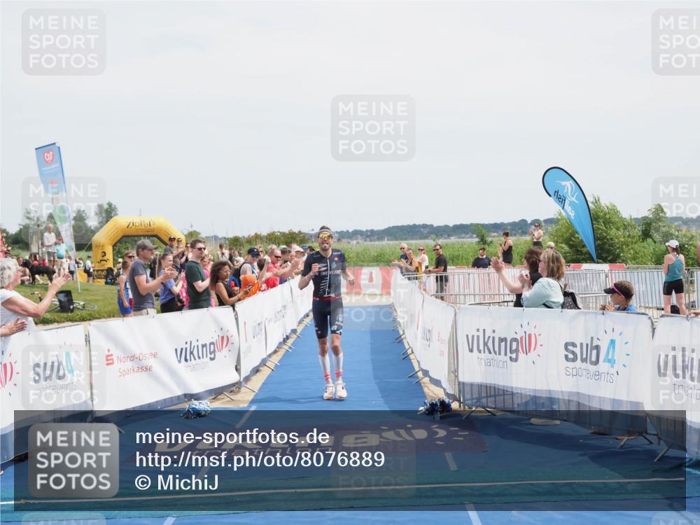 22.06.2025 - Viking Triathlon MichiJ http://msf.ph/oto/8076889 22.06.2025 14:03:24 Ziel 557 meine-sportfotos.de