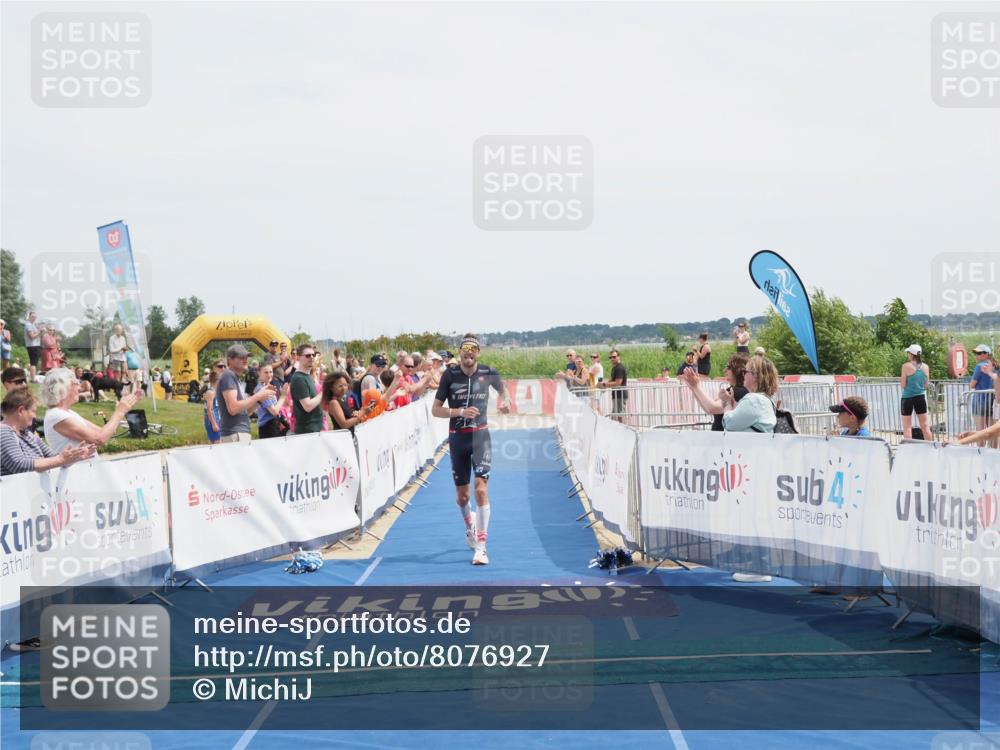 22.06.2025 - Viking Triathlon MichiJ http://msf.ph/oto/8076927 22.06.2025 14:03:25 Ziel 557 meine-sportfotos.de