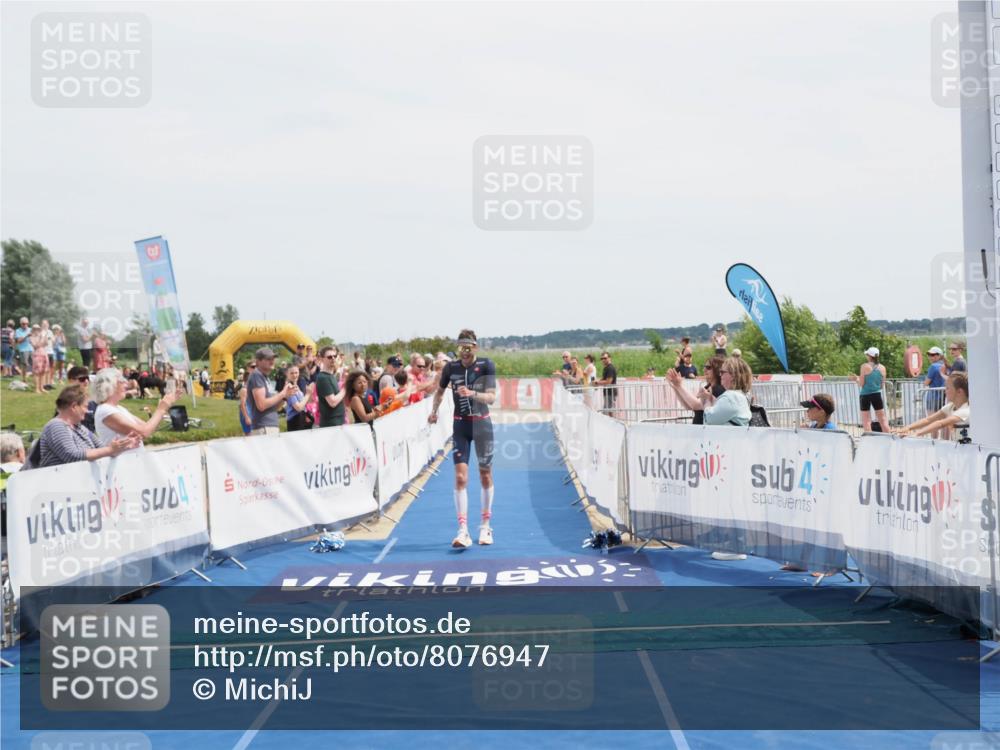 22.06.2025 - Viking Triathlon MichiJ http://msf.ph/oto/8076947 22.06.2025 14:03:25 Ziel 557 meine-sportfotos.de