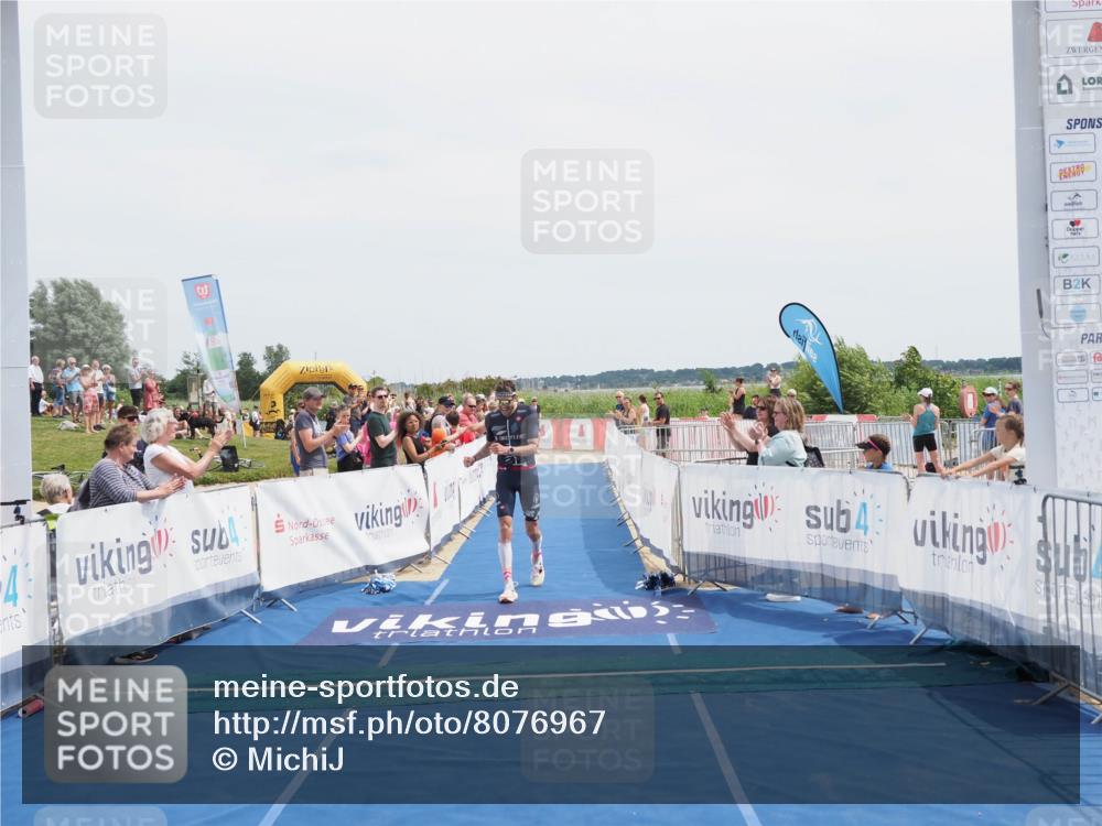 22.06.2025 - Viking Triathlon MichiJ http://msf.ph/oto/8076967 22.06.2025 14:03:25 Ziel 557 meine-sportfotos.de