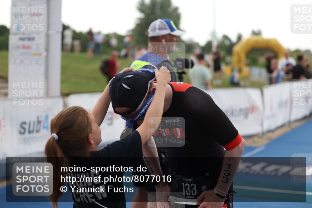 22.06.2025 - Viking Triathlon Yannick Fuchs http://msf.ph/oto/8077016 22.06.2025 16:25:54 Ziel  meine-sportfotos.de