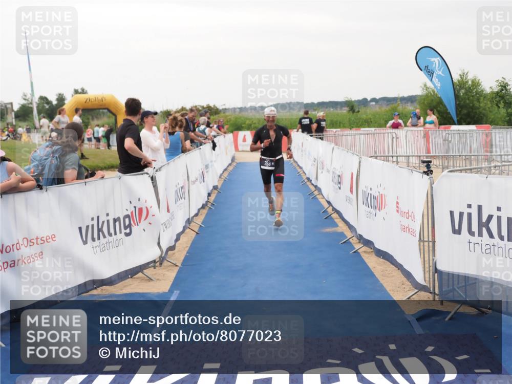 22.06.2025 - Viking Triathlon MichiJ http://msf.ph/oto/8077023 22.06.2025 16:02:37 Ziel 283 meine-sportfotos.de