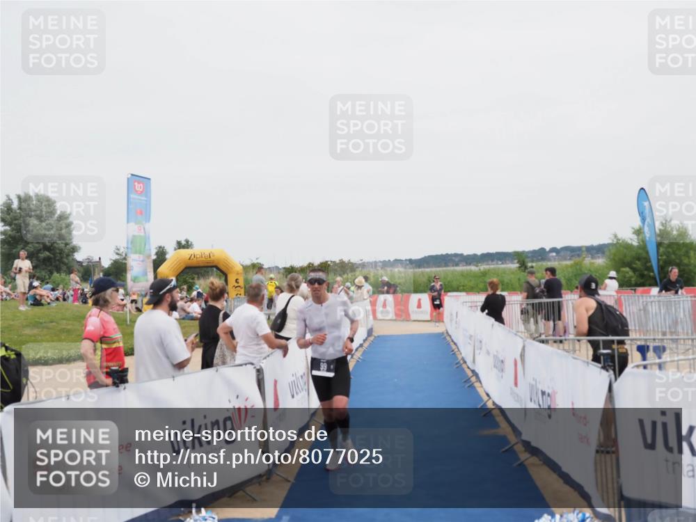 22.06.2025 - Viking Triathlon MichiJ http://msf.ph/oto/8077025 22.06.2025 14:34:29 Ziel 99 meine-sportfotos.de