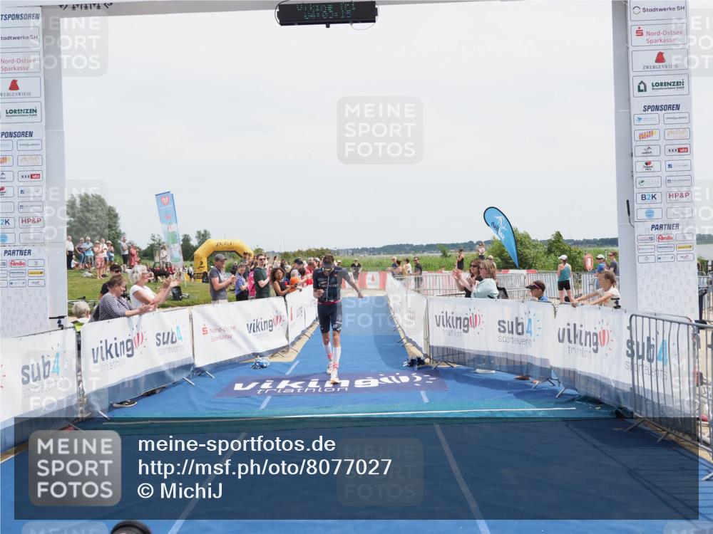 22.06.2025 - Viking Triathlon MichiJ http://msf.ph/oto/8077027 22.06.2025 14:03:26 Ziel 557 meine-sportfotos.de