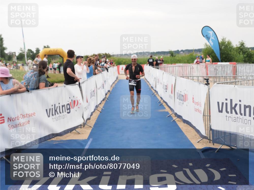 22.06.2025 - Viking Triathlon MichiJ http://msf.ph/oto/8077049 22.06.2025 16:02:37 Ziel 283 meine-sportfotos.de