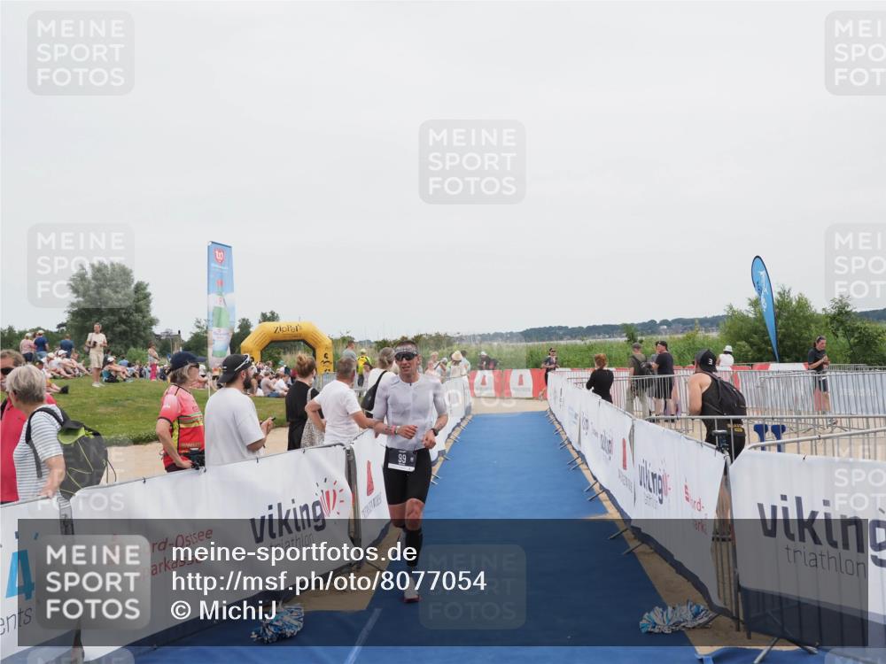 22.06.2025 - Viking Triathlon MichiJ http://msf.ph/oto/8077054 22.06.2025 14:34:29 Ziel 99 meine-sportfotos.de