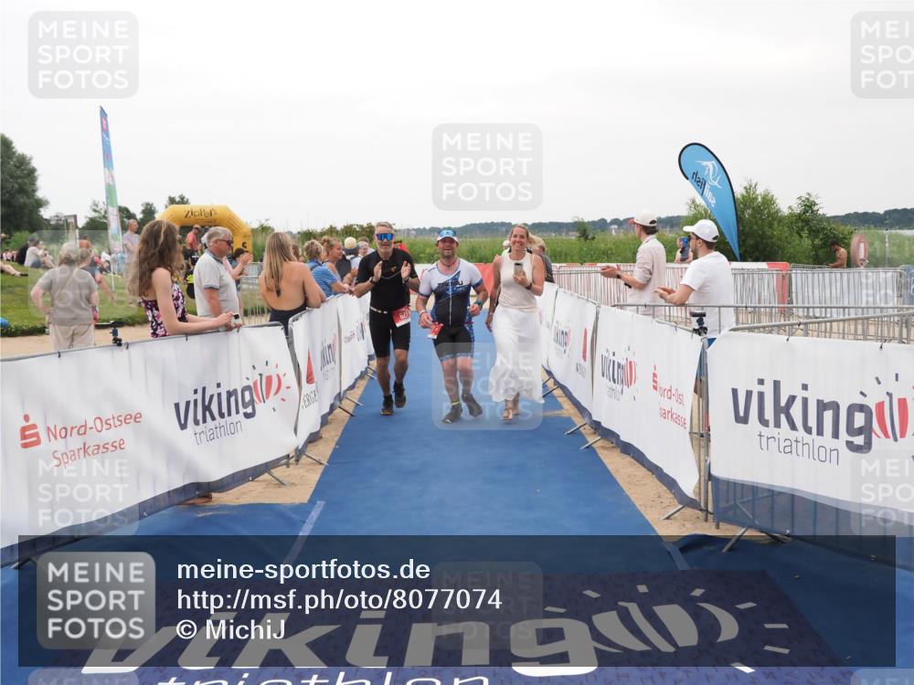 22.06.2025 - Viking Triathlon MichiJ http://msf.ph/oto/8077074 22.06.2025 15:54:45 Ziel 627 meine-sportfotos.de