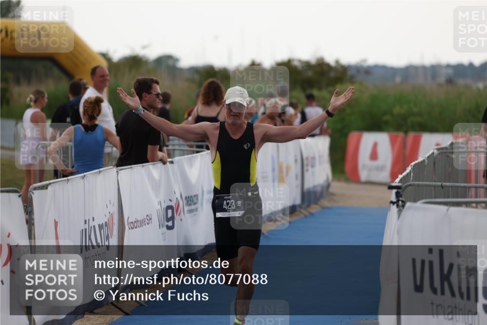 22.06.2025 - Viking Triathlon Yannick Fuchs http://msf.ph/oto/8077088 22.06.2025 16:26:14 Ziel 423 meine-sportfotos.de