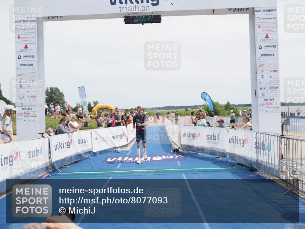 22.06.2025 - Viking Triathlon MichiJ http://msf.ph/oto/8077093 22.06.2025 14:03:26 Ziel 557 meine-sportfotos.de