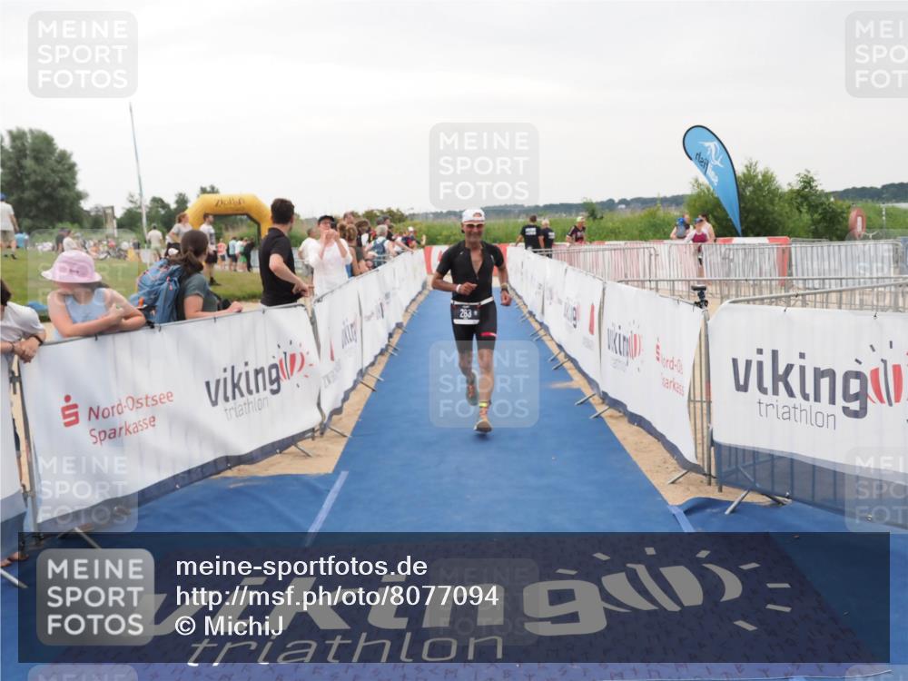 22.06.2025 - Viking Triathlon MichiJ http://msf.ph/oto/8077094 22.06.2025 16:02:38 Ziel 283 meine-sportfotos.de