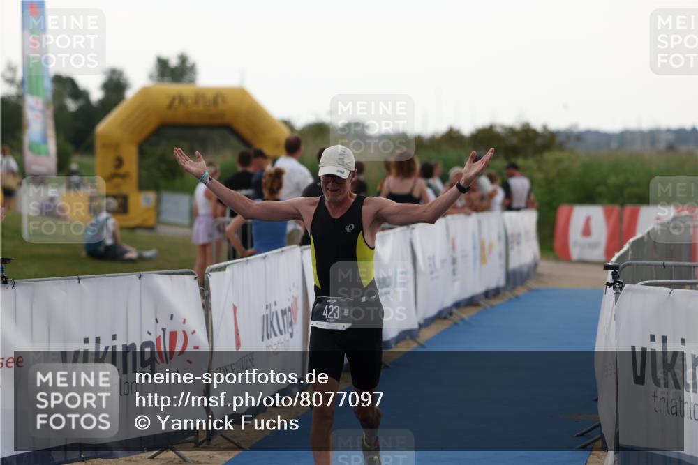 22.06.2025 - Viking Triathlon Yannick Fuchs http://msf.ph/oto/8077097 22.06.2025 16:26:15 Ziel 423 meine-sportfotos.de