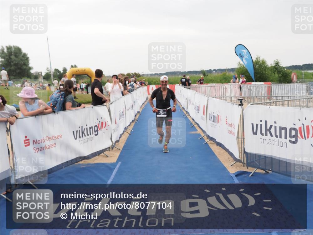 22.06.2025 - Viking Triathlon MichiJ http://msf.ph/oto/8077104 22.06.2025 16:02:38 Ziel 283 meine-sportfotos.de