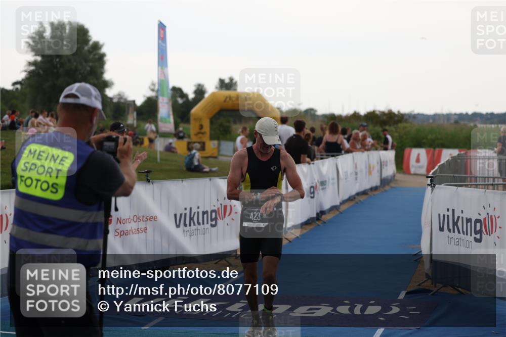22.06.2025 - Viking Triathlon Yannick Fuchs http://msf.ph/oto/8077109 22.06.2025 16:26:16 Ziel 423 meine-sportfotos.de