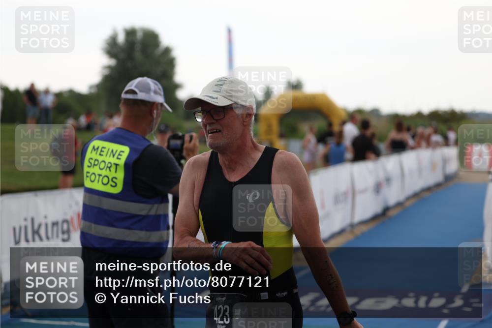 22.06.2025 - Viking Triathlon Yannick Fuchs http://msf.ph/oto/8077121 22.06.2025 16:26:19 Ziel 423 meine-sportfotos.de