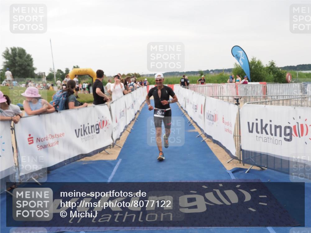 22.06.2025 - Viking Triathlon MichiJ http://msf.ph/oto/8077122 22.06.2025 16:02:38 Ziel 283 meine-sportfotos.de