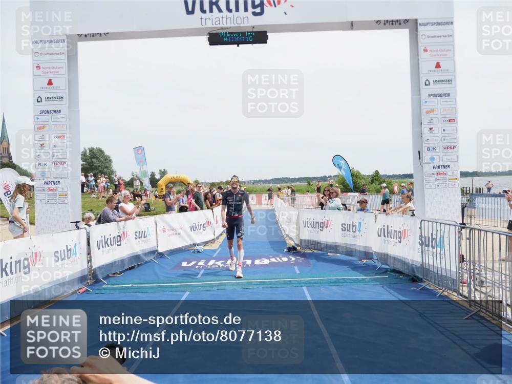 22.06.2025 - Viking Triathlon MichiJ http://msf.ph/oto/8077138 22.06.2025 14:03:27 Ziel 557 meine-sportfotos.de
