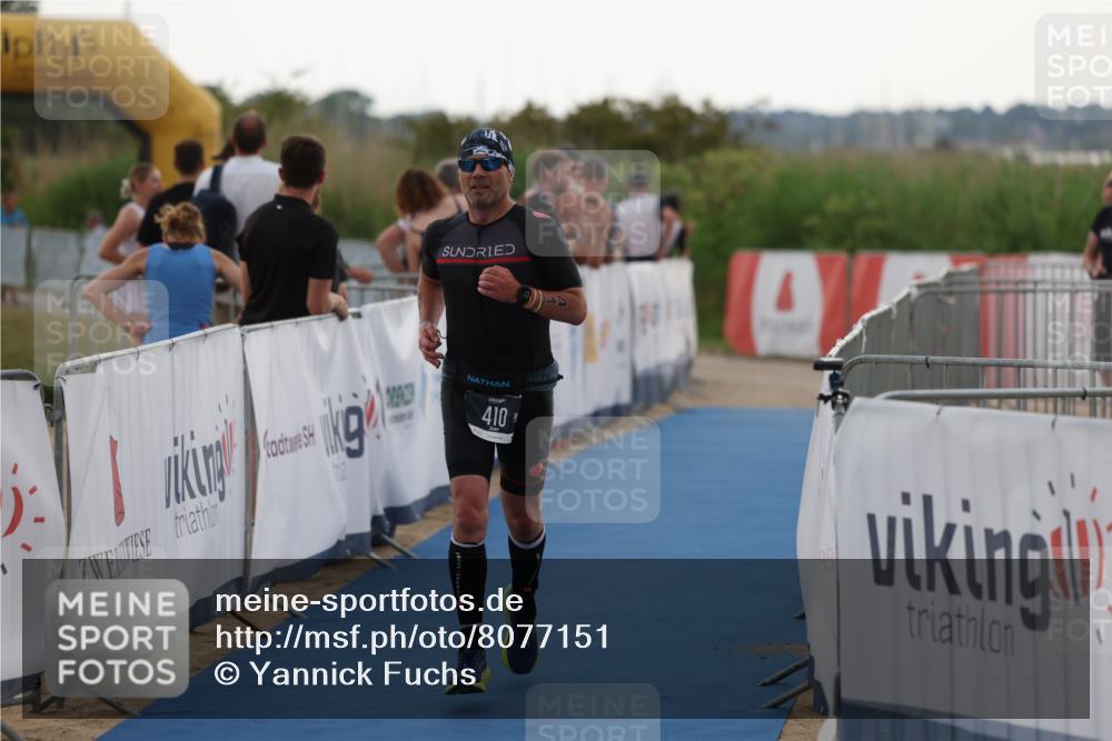 22.06.2025 - Viking Triathlon Yannick Fuchs http://msf.ph/oto/8077151 22.06.2025 16:26:35 Ziel 410 meine-sportfotos.de