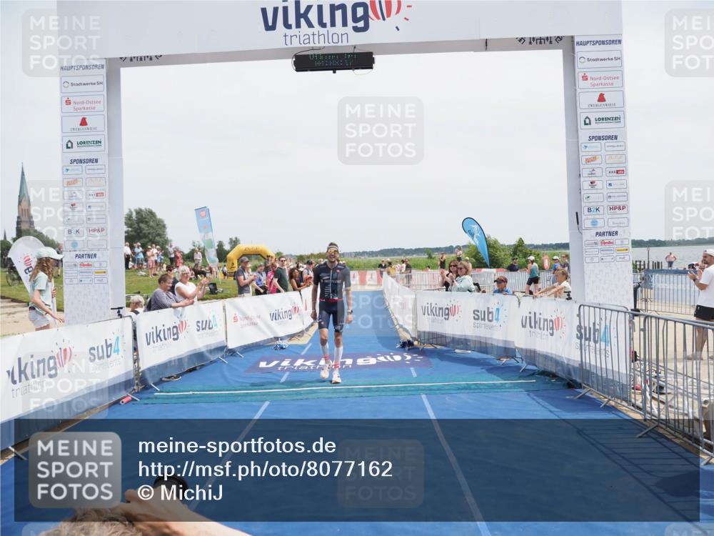 22.06.2025 - Viking Triathlon MichiJ http://msf.ph/oto/8077162 22.06.2025 14:03:27 Ziel 557 meine-sportfotos.de