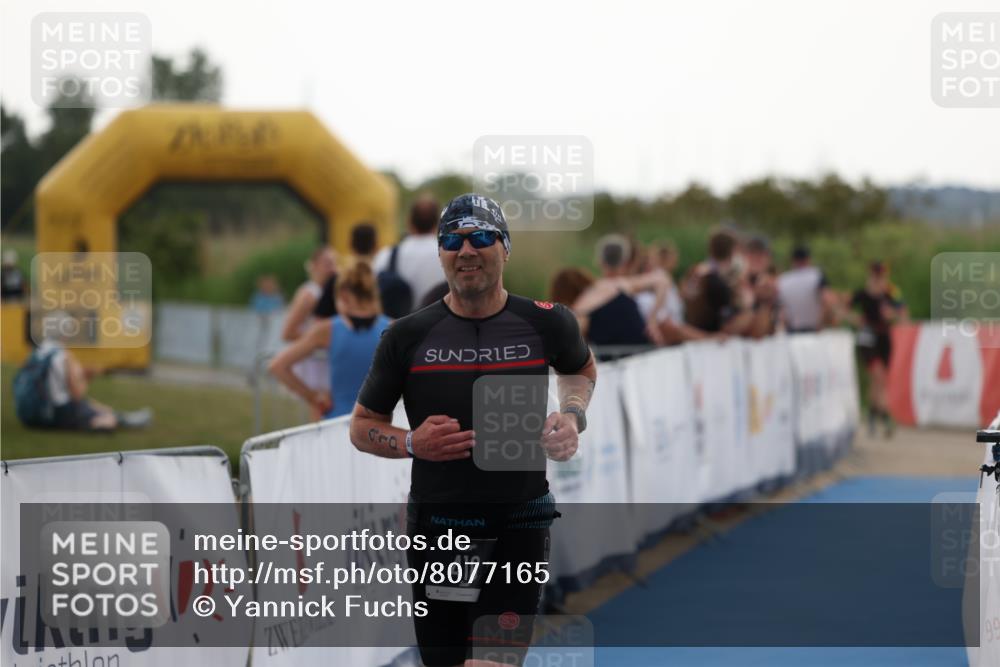 22.06.2025 - Viking Triathlon Yannick Fuchs http://msf.ph/oto/8077165 22.06.2025 16:26:36 Ziel 410 meine-sportfotos.de