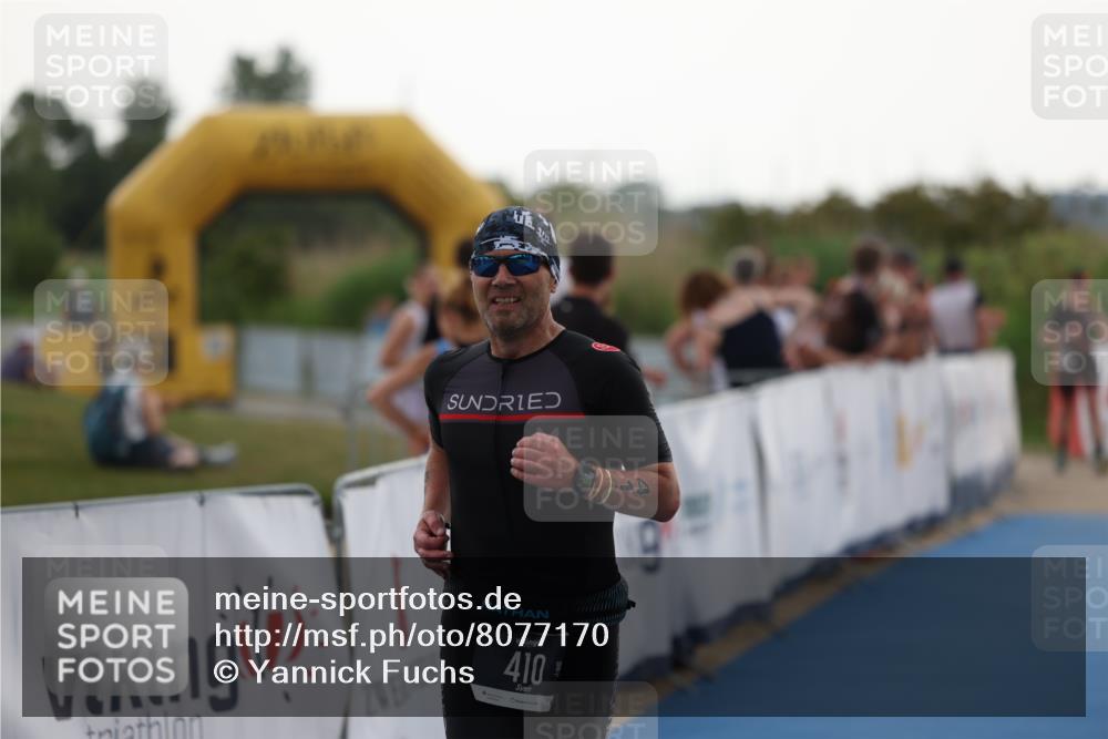 22.06.2025 - Viking Triathlon Yannick Fuchs http://msf.ph/oto/8077170 22.06.2025 16:26:36 Ziel 410 meine-sportfotos.de