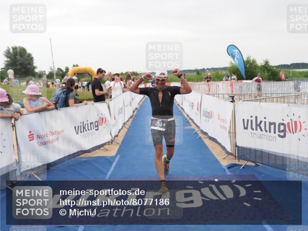 22.06.2025 - Viking Triathlon MichiJ http://msf.ph/oto/8077186 22.06.2025 16:02:39 Ziel 102, 283 meine-sportfotos.de