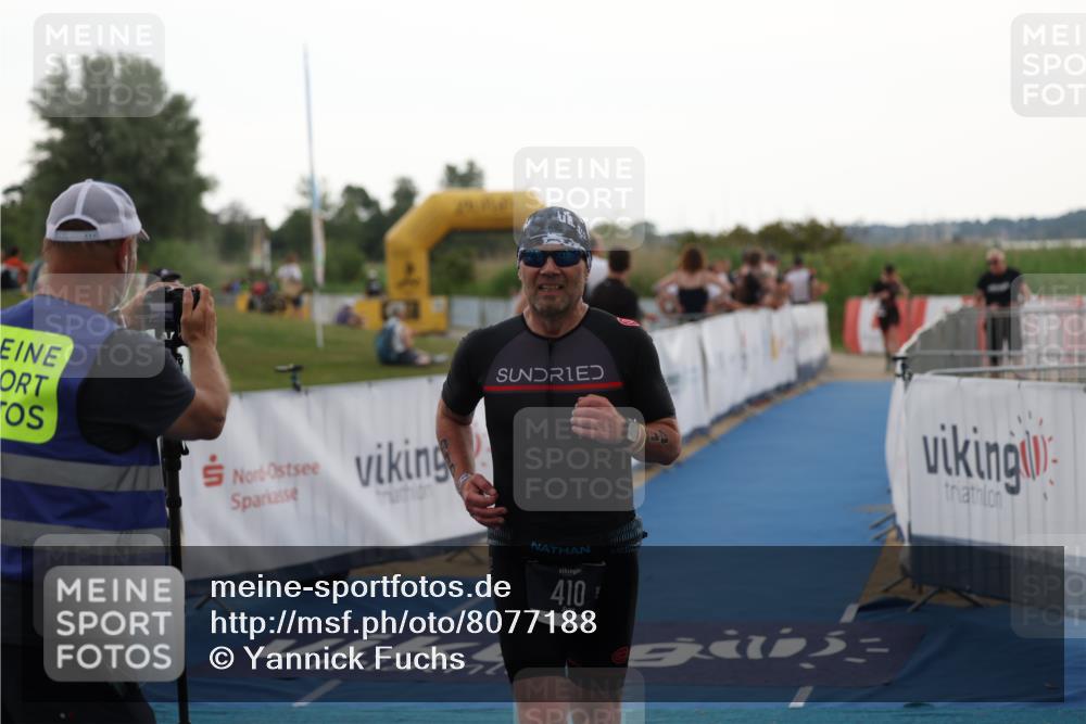 22.06.2025 - Viking Triathlon Yannick Fuchs http://msf.ph/oto/8077188 22.06.2025 16:26:38 Ziel 410 meine-sportfotos.de