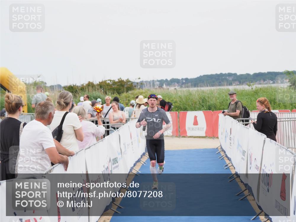 22.06.2025 - Viking Triathlon MichiJ http://msf.ph/oto/8077208 22.06.2025 14:35:14 Ziel 526 meine-sportfotos.de
