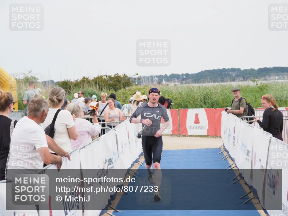 22.06.2025 - Viking Triathlon MichiJ http://msf.ph/oto/8077233 22.06.2025 14:35:14 Ziel 526 meine-sportfotos.de