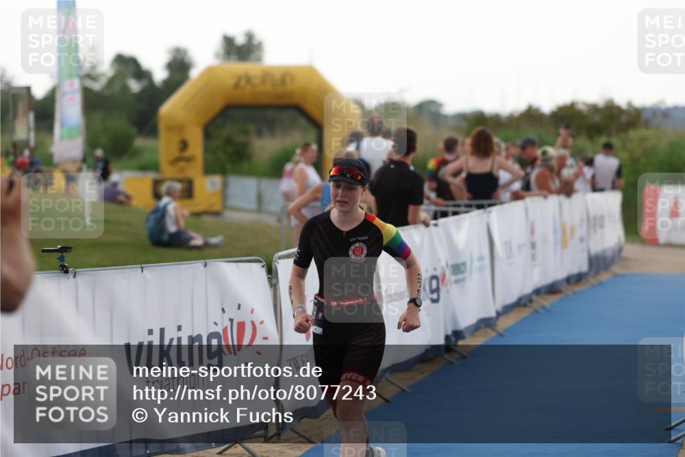 22.06.2025 - Viking Triathlon Yannick Fuchs http://msf.ph/oto/8077243 22.06.2025 16:26:46 Ziel 379 meine-sportfotos.de