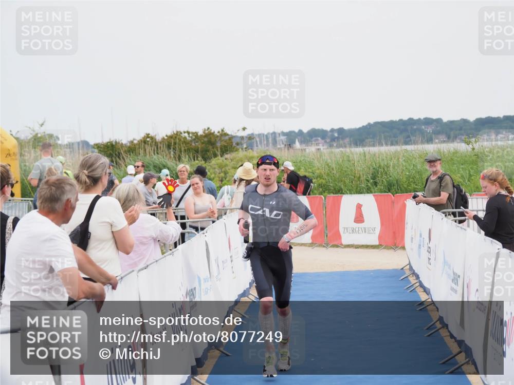 22.06.2025 - Viking Triathlon MichiJ http://msf.ph/oto/8077249 22.06.2025 14:35:15 Ziel 526 meine-sportfotos.de