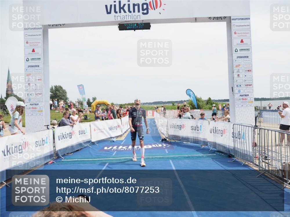 22.06.2025 - Viking Triathlon MichiJ http://msf.ph/oto/8077253 22.06.2025 14:03:28 Ziel 557 meine-sportfotos.de