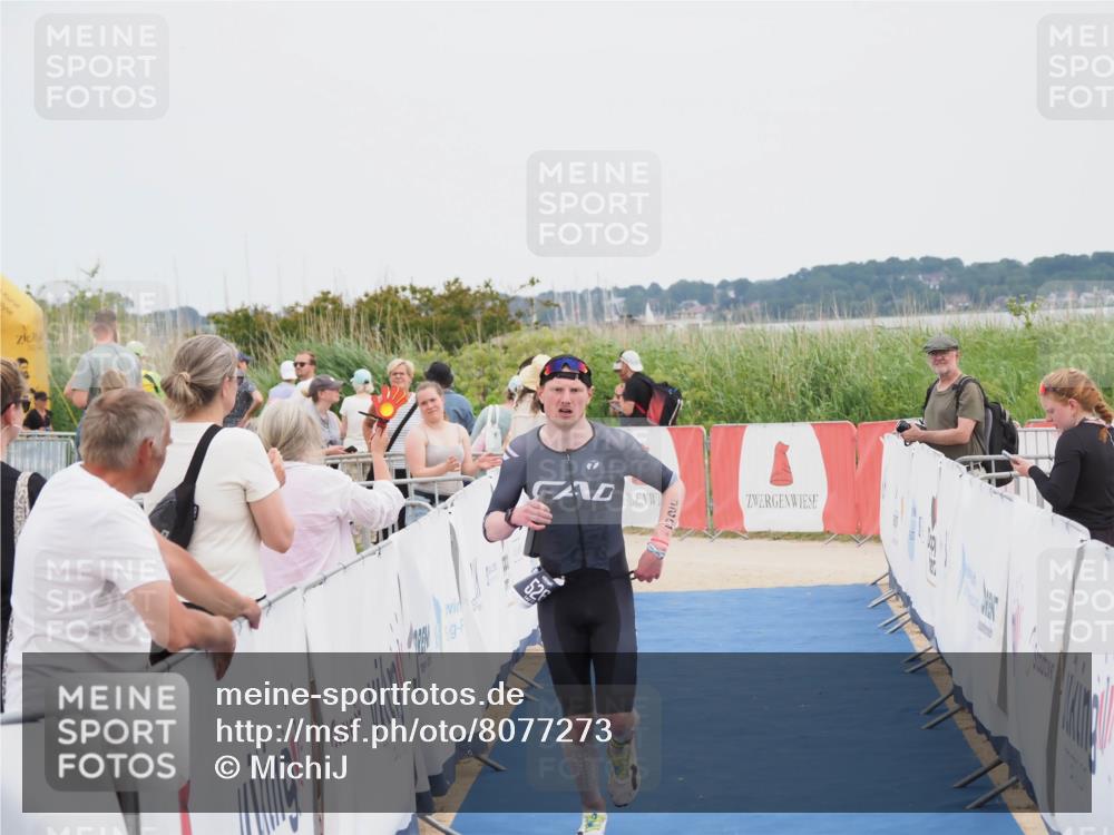 22.06.2025 - Viking Triathlon MichiJ http://msf.ph/oto/8077273 22.06.2025 14:35:15 Ziel 526 meine-sportfotos.de