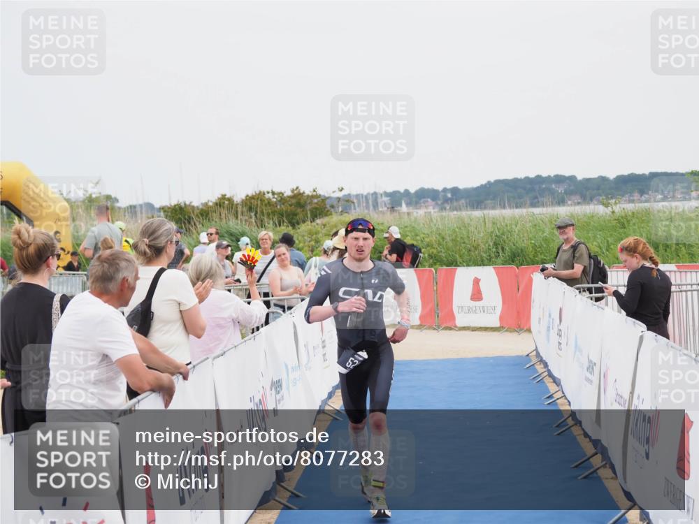 22.06.2025 - Viking Triathlon MichiJ http://msf.ph/oto/8077283 22.06.2025 14:35:15 Ziel 526 meine-sportfotos.de