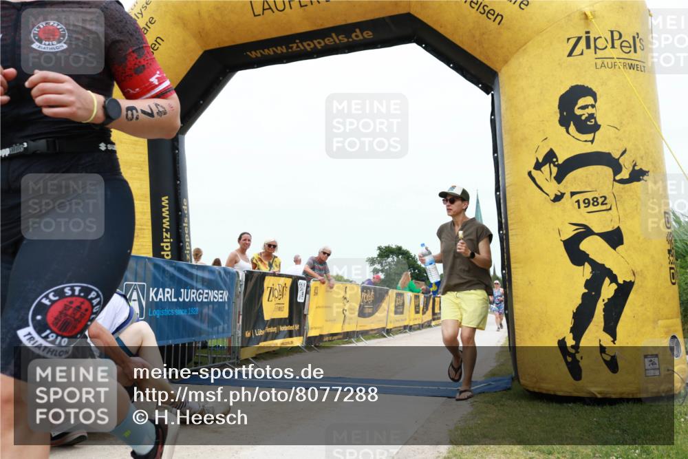 22.06.2025 - Viking Triathlon H.Heesch http://msf.ph/oto/8077288 22.06.2025 15:05:13 Laufen 476 meine-sportfotos.de