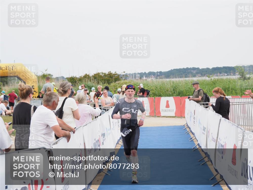 22.06.2025 - Viking Triathlon MichiJ http://msf.ph/oto/8077293 22.06.2025 14:35:15 Ziel 526 meine-sportfotos.de