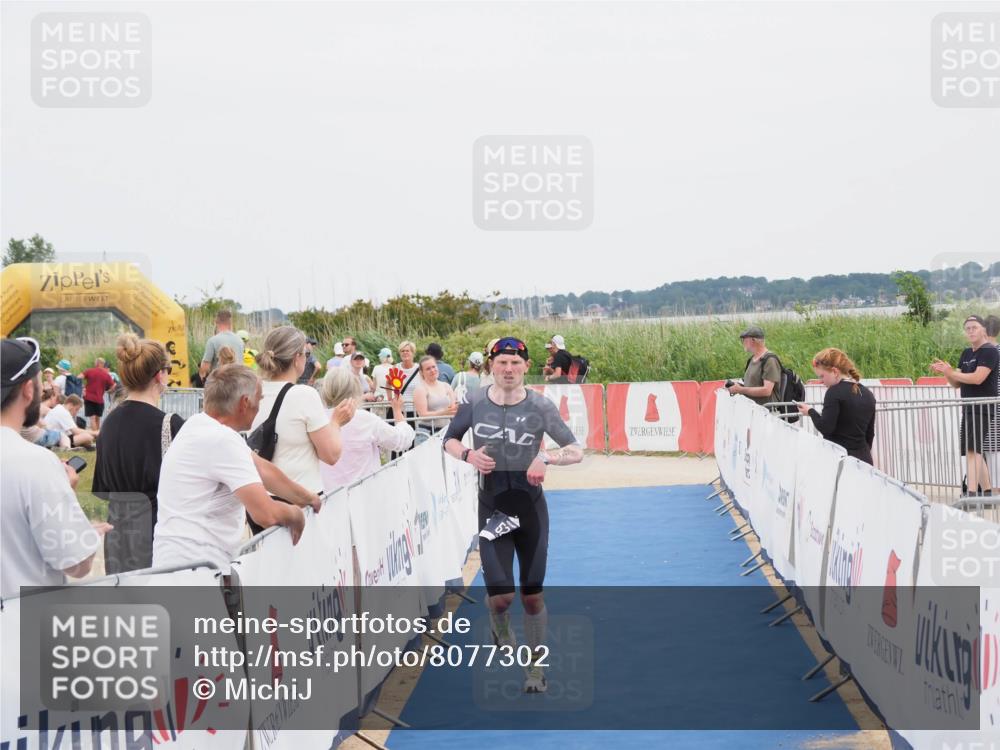 22.06.2025 - Viking Triathlon MichiJ http://msf.ph/oto/8077302 22.06.2025 14:35:15 Ziel 526 meine-sportfotos.de
