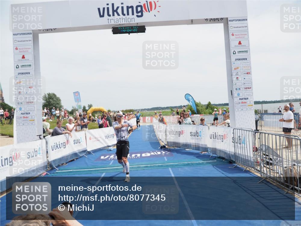 22.06.2025 - Viking Triathlon MichiJ http://msf.ph/oto/8077345 22.06.2025 14:04:18 Ziel 1, 414 meine-sportfotos.de
